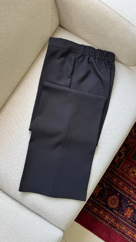 ست کت و شلوار مجلسی زنانه (کت گیپور دانتل مرواریددوزی و شلوار کرپ)